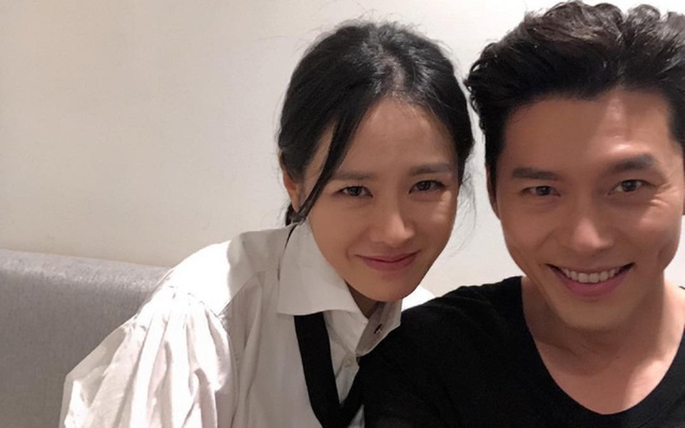 Huyn Bin và Son Ye Jin lại chiếm sóng mạng xã hội vì ảnh tình bể tình - 4 Huyn Bin và Son Ye Jin lại chiếm sóng mạng xã hội vì ảnh tình bể tình - 4