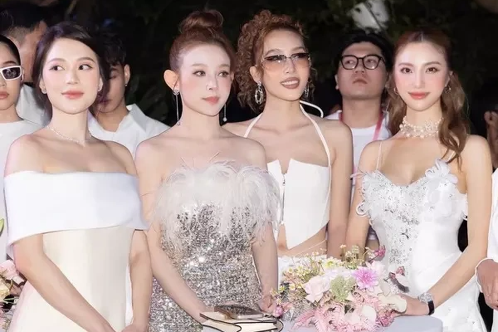 Cuộc sống xa hoa, viên mãn của Huyền Baby, Emily và Hạnh Sino sau 13 năm - 2 Cuộc sống xa hoa, viên mãn của Huyền Baby, Emily và Hạnh Sino sau 13 năm - 2