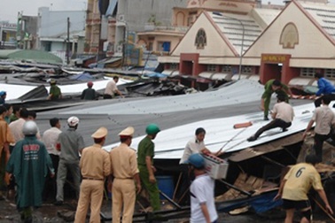 Sập toàn bộ khu quầy ẩm thực rộng 1.600m2