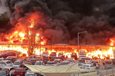 Cháy trạm sạc xe điện, gần 100 xe bị thiêu rụi