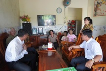 Thông tin mới vụ bố xích chân con trong phòng, không cho đi học