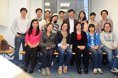 Đại diện Đại sứ quán Việt Nam gặp mặt sinh viên tại Freiburg, Đức