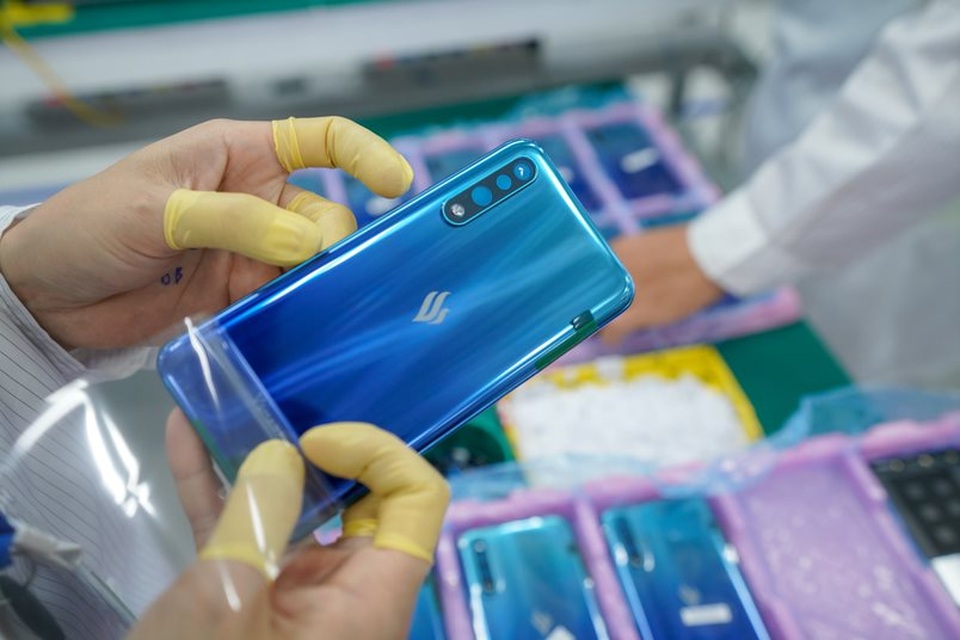Hãng di động nào tăng trưởng ấn tượng nhất thị trường Việt 12 tháng qua? - 2 Hãng di động nào tăng trưởng ấn tượng nhất thị trường Việt 12 tháng qua? - 2