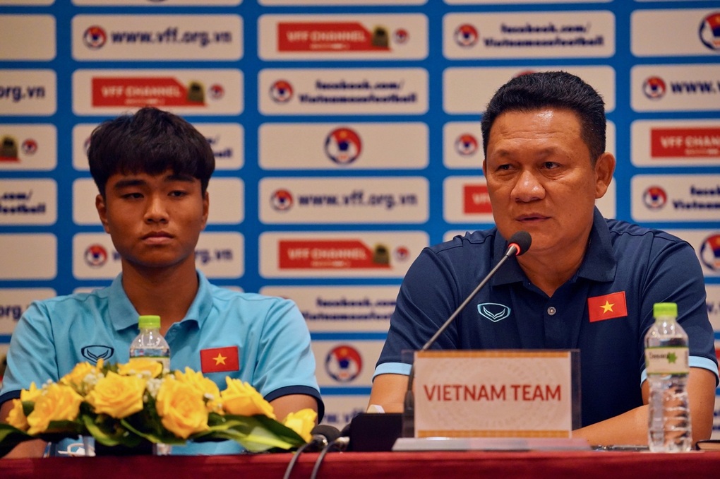 HLV Nguyễn Quốc Tuấn: U17 Việt Nam sẽ đánh bại Thái Lan - 1 HLV Nguyễn Quốc Tuấn: U17 Việt Nam sẽ đánh bại Thái Lan - 1
