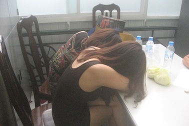 Nữ “xe ôm” điều hành đường dây bán dâm di động 