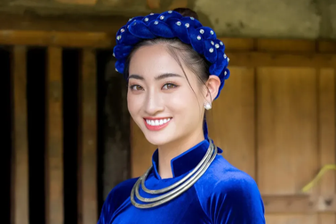 Hoa hậu Lương Thùy Linh xinh đẹp trong hình ảnh thiếu nữ dân tộc Tày