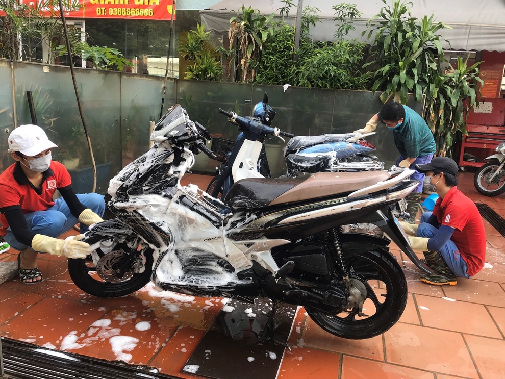 Người dân vùng xanh ở Hà Nội phấn khởi mở cửa bán mang về - 3 Người dân vùng xanh ở Hà Nội phấn khởi mở cửa bán mang về - 3