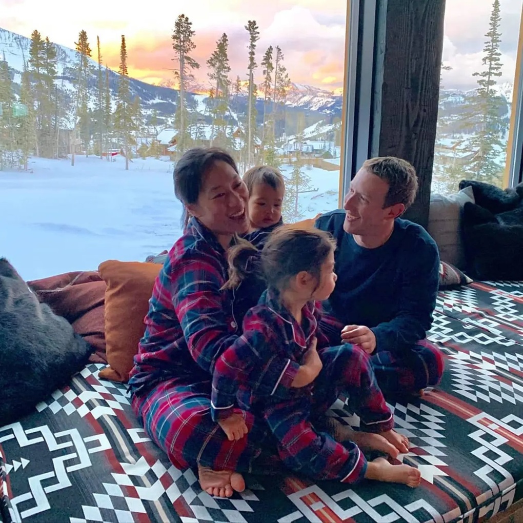 Khoảnh khắc gia đình hạnh phúc được Mark Zuckerberg chia sẻ lên trang Instagram cá nhân (Ảnh: Mark Zuckerberg). Khoảnh khắc gia đình hạnh phúc được Mark Zuckerberg chia sẻ lên trang Instagram cá nhân (Ảnh: Mark Zuckerberg).
