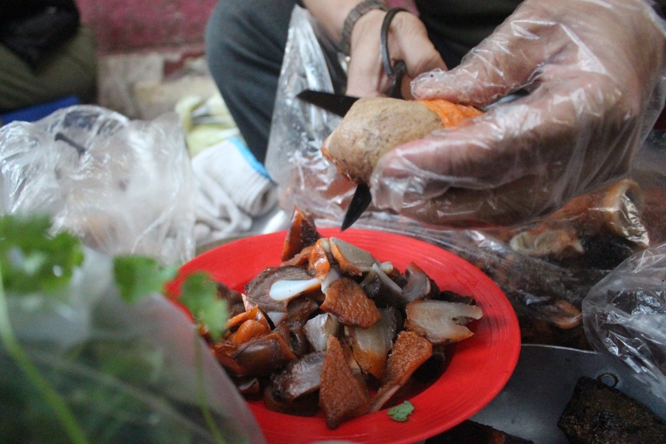 Món nộm vỉa hè có tên độc nhất Hà Nội, công thức được mua bằng cả cây vàng - 2 Món nộm vỉa hè có tên độc nhất Hà Nội, công thức được mua bằng cả cây vàng - 2