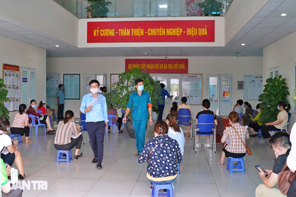 Hà Nội: Có người xin xác nhận giấy đi đường vì… ở nhà chán quá! - 1 Hà Nội: Có người xin xác nhận giấy đi đường vì… ở nhà chán quá! - 1