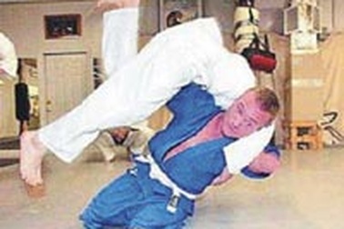 Chàng trai không biết đầu hàng