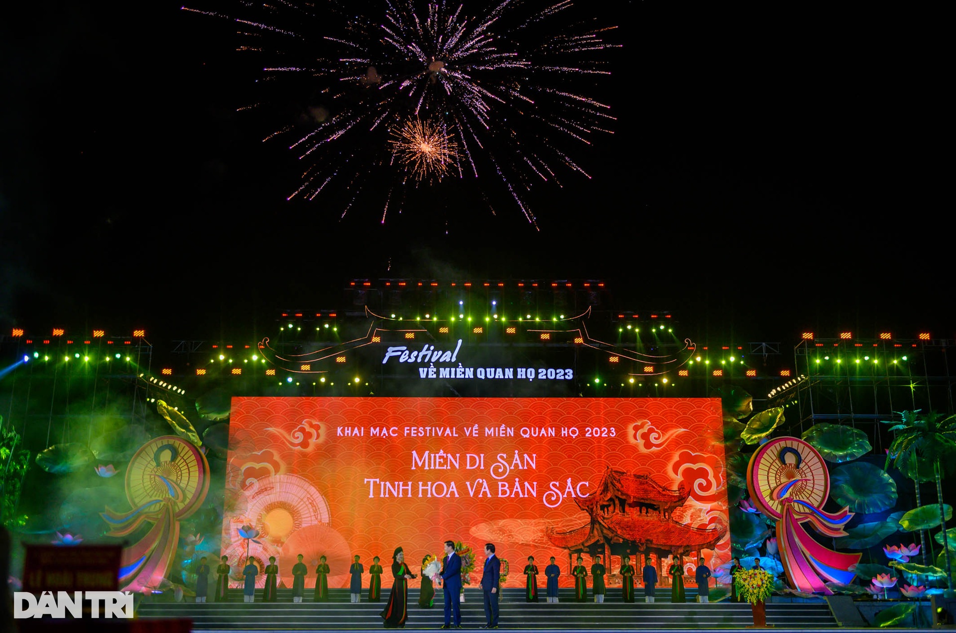 Gần 1.000 nghệ sĩ biểu diễn tại lễ khai mạc Festival Về miền Quan họ 2023 - 6 Gần 1.000 nghệ sĩ biểu diễn tại lễ khai mạc Festival Về miền Quan họ 2023 - 6