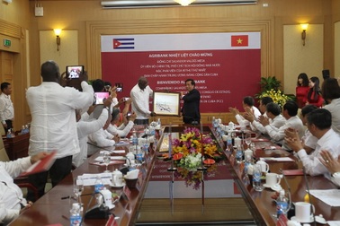 Phó Thống đốc Ngân hàng Nhà nước Việt Nam tiếp Phó Chủ tịch nước Cộng hòa Cuba