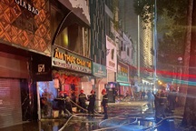 Cháy nhà hàng 4 tầng ở trung tâm TPHCM, cảnh sát cứu nhiều người thoát nạn