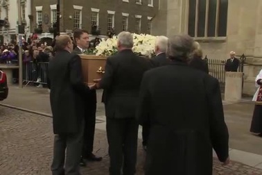 Một số hình ảnh ghi lại tại lễ tang nhà vật lý Stephen Hawking
