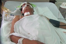 Mổ cấp cứu nạn nhân bị truy sát bằng hàng chục nhát đâm