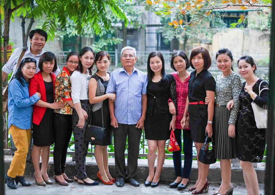 Tiễn biệt tác giả bài thơ Mẹ vắng nhà ngày bão - Nhà giáo ưu tú Đặng Hiển - 2 Tiễn biệt tác giả bài thơ Mẹ vắng nhà ngày bão - Nhà giáo ưu tú Đặng Hiển - 2