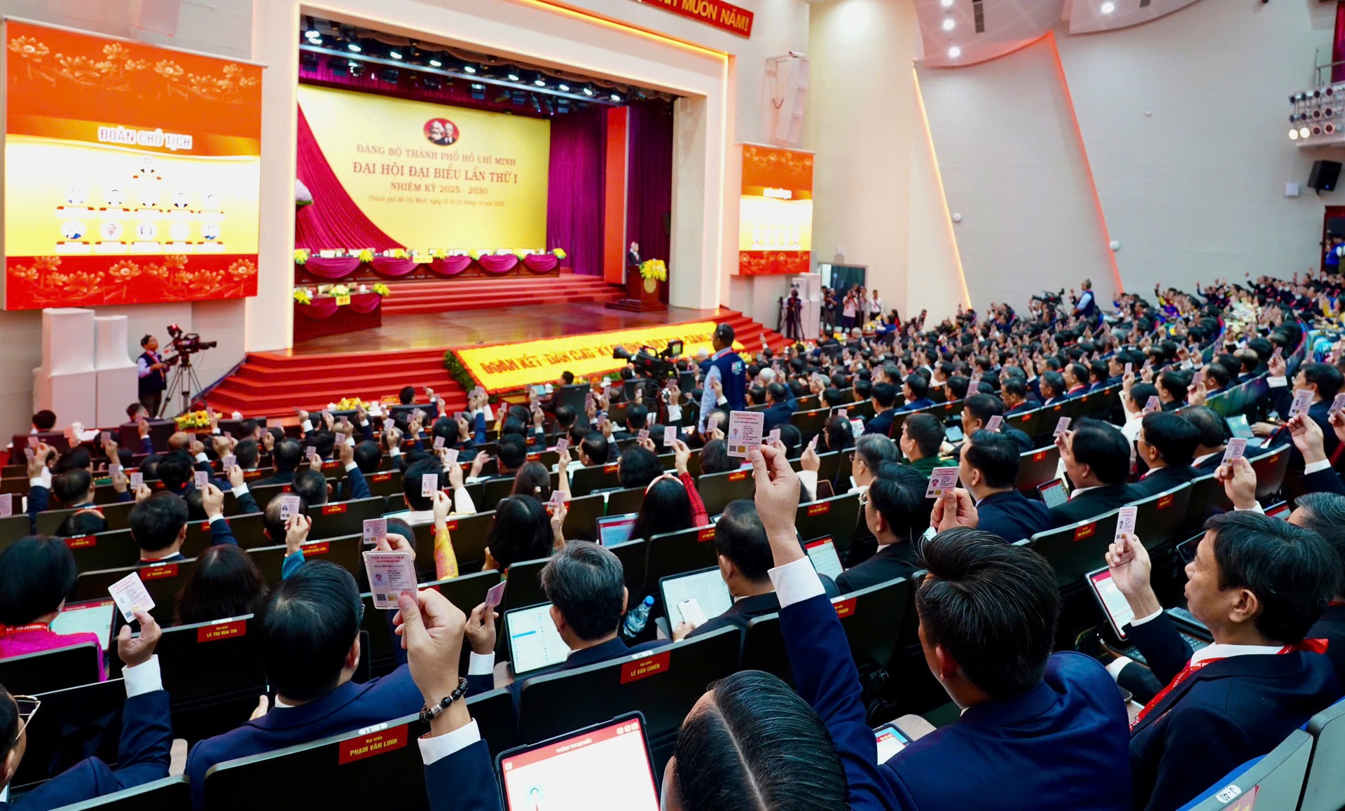 546 đại biểu dự phiên trù bị Đại hội Đảng bộ TPHCM lần thứ I - 4 546 đại biểu dự phiên trù bị Đại hội Đảng bộ TPHCM lần thứ I - 4