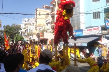 TPHCM: Tưng bừng múa lân mở hàng đầu năm