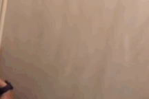 Trung Quốc: Khách ăn buffet bị bắt quả tang lấy hải sản, bò tươi mang về