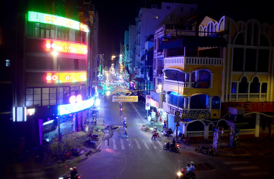 Phố Tây Bùi Viện mùa dịch.jpg