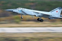 Xem MiG-31 Nga tập đánh chặn mục tiêu trên tầng bình lưu