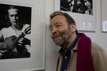 Cái chết bàng hoàng của nhiếp ảnh gia trên đường phố Paris tấp nập