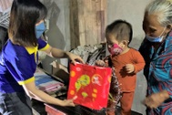 Quan tâm trẻ em ở khu cách ly, phong tỏa vì Covid-19 dịp Tết trung thu