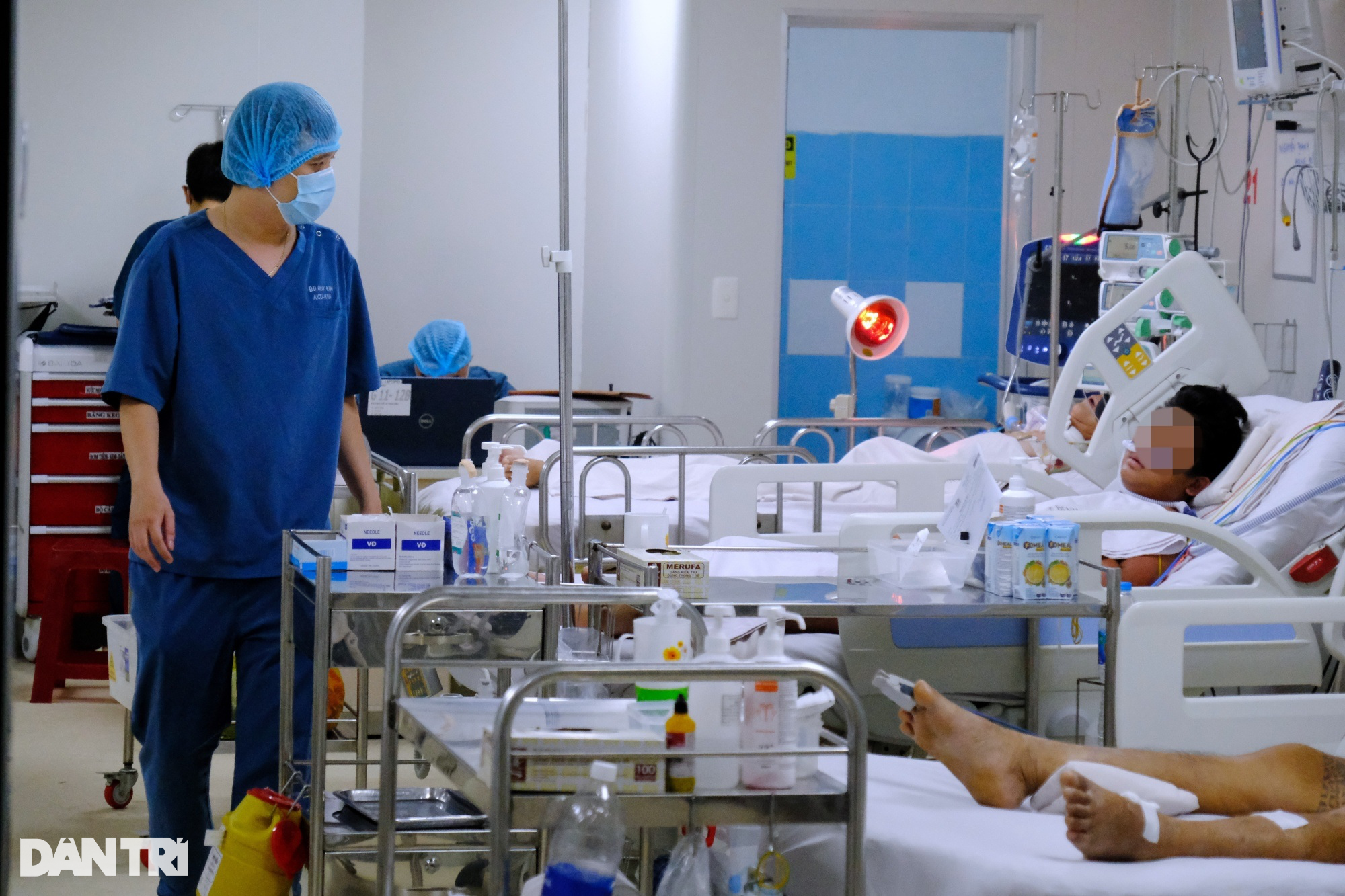 Vì sao nhiều nhân viên y tế rời bệnh viện công sang bệnh viện tư? - 8 Vì sao nhiều nhân viên y tế rời bệnh viện công sang bệnh viện tư? - 8