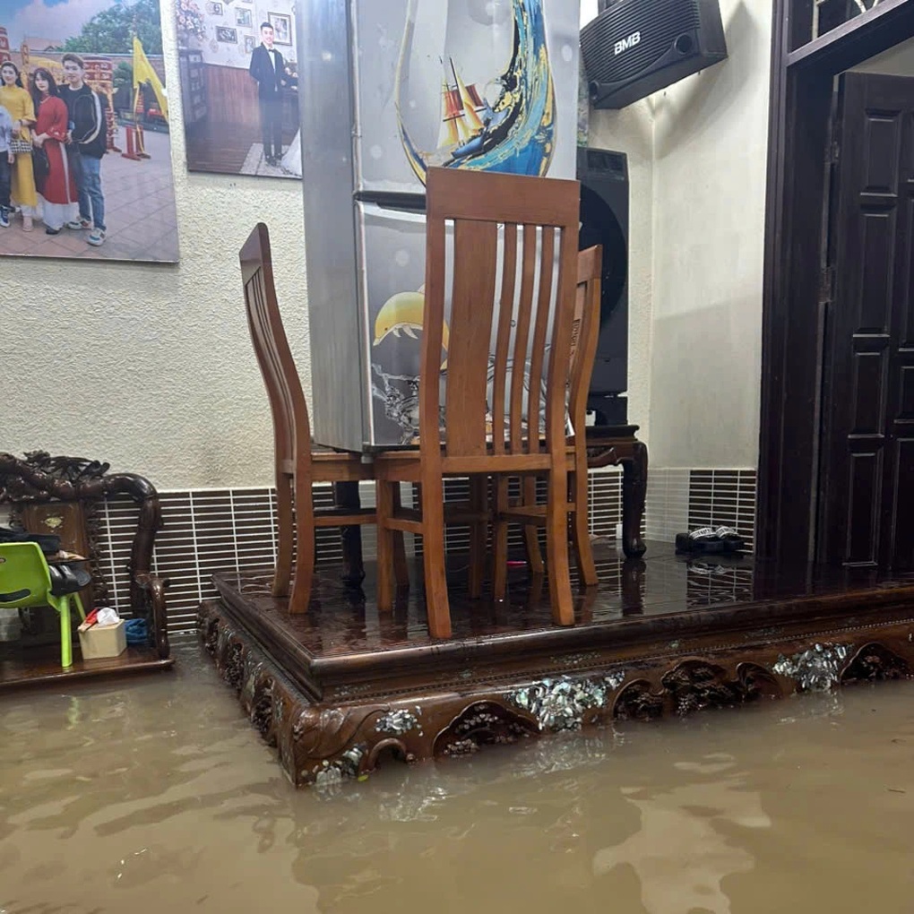 Người Hà Nội về quê tránh ngập, thuê nhà nghỉ vì mất điện, mất nước - 2 Người Hà Nội về quê tránh ngập, thuê nhà nghỉ vì mất điện, mất nước - 2