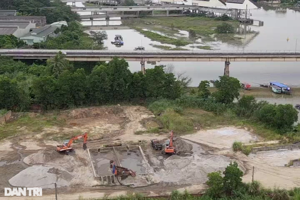 Ngang nhiên biến đất trồng cây lâu năm thành bãi kinh doanh vật liệu - 1 Ngang nhiên biến đất trồng cây lâu năm thành bãi kinh doanh vật liệu - 1