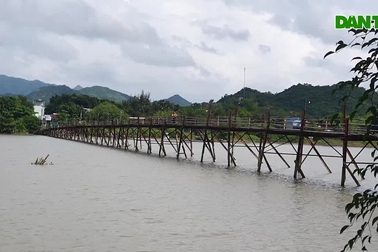 Cầu gỗ dài 250m bắc qua sông Cái, Nha Trang