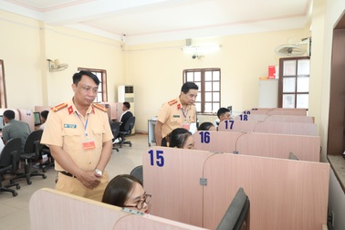 Từ 1/6, thi sát hạch lý thuyết  lái xe sẽ dùng bộ đề 600 câu hỏi mới