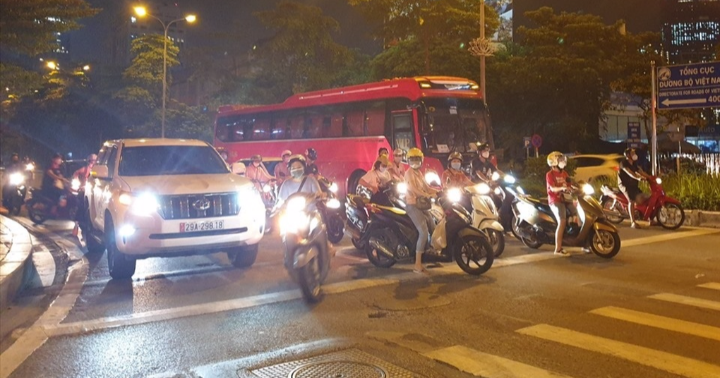 Lắp thêm đèn chiếu sáng cho xe máy có bị xử phạt không? - 1 Lắp thêm đèn chiếu sáng cho xe máy có bị xử phạt không? - 1