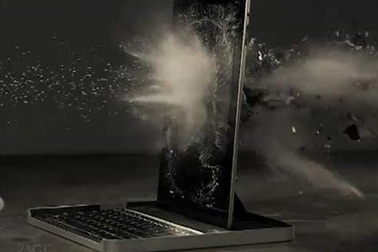 iPad 2 bị “hành hạ” bằng súng