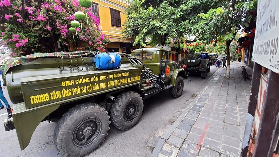 Binh chủng hóa học phun hóa chất khử trùng toàn bộ Hội An - 6 Binh chủng hóa học phun hóa chất khử trùng toàn bộ Hội An - 6