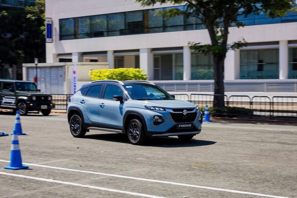 Vừa ra mắt, Suzuki Fronx đã được giảm giá gần 50 triệu đồng tại đại lý - 1