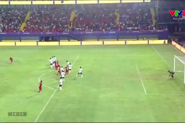 Lê Văn Đô sút phạt đẹp mắt, thủ môn Lào cứu thua xuất sắc