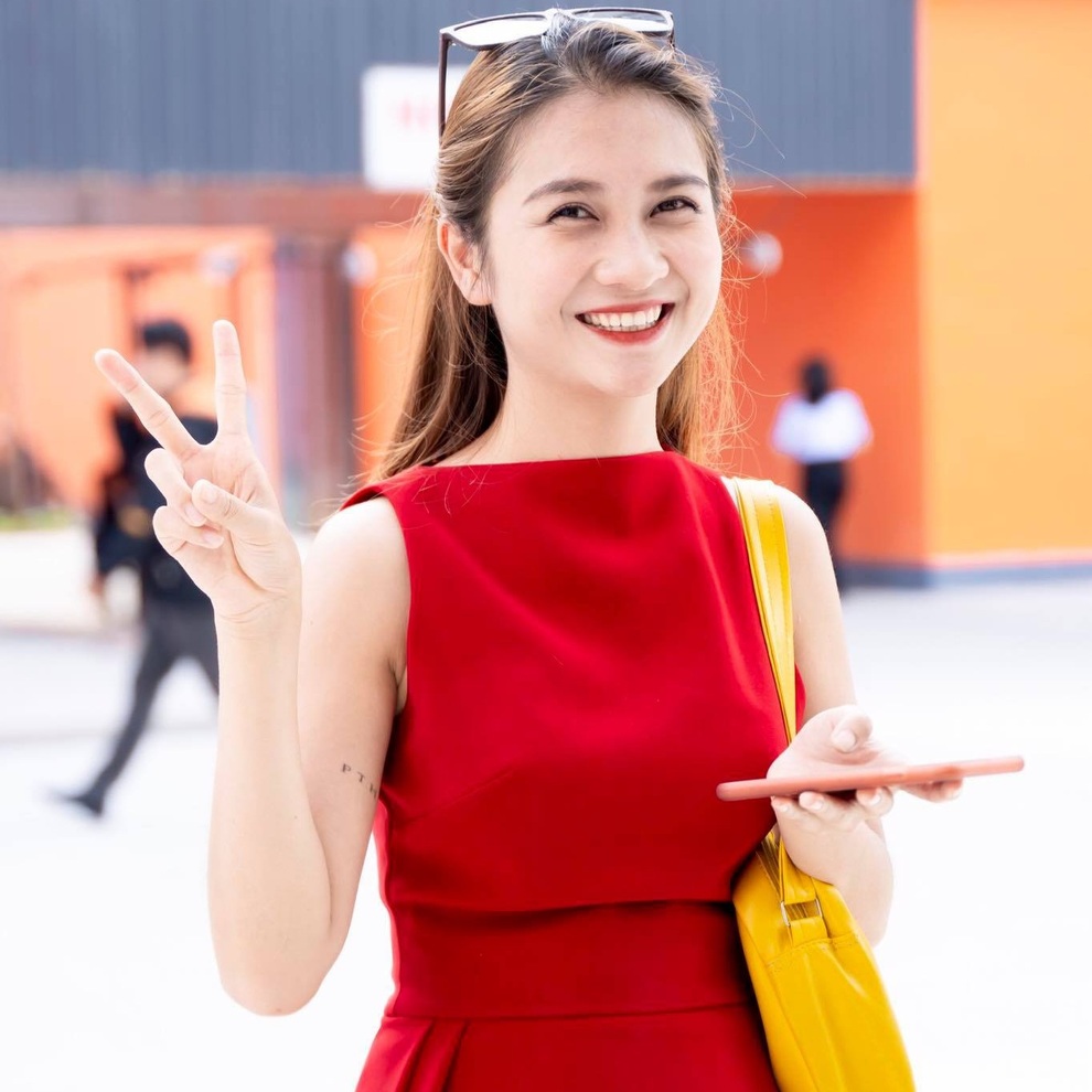 Nữ MC xinh đẹp chuyển sang bán sữa dinh dưỡng vì ế show mùa dịch - 4 Nữ MC xinh đẹp chuyển sang bán sữa dinh dưỡng vì ế show mùa dịch - 4