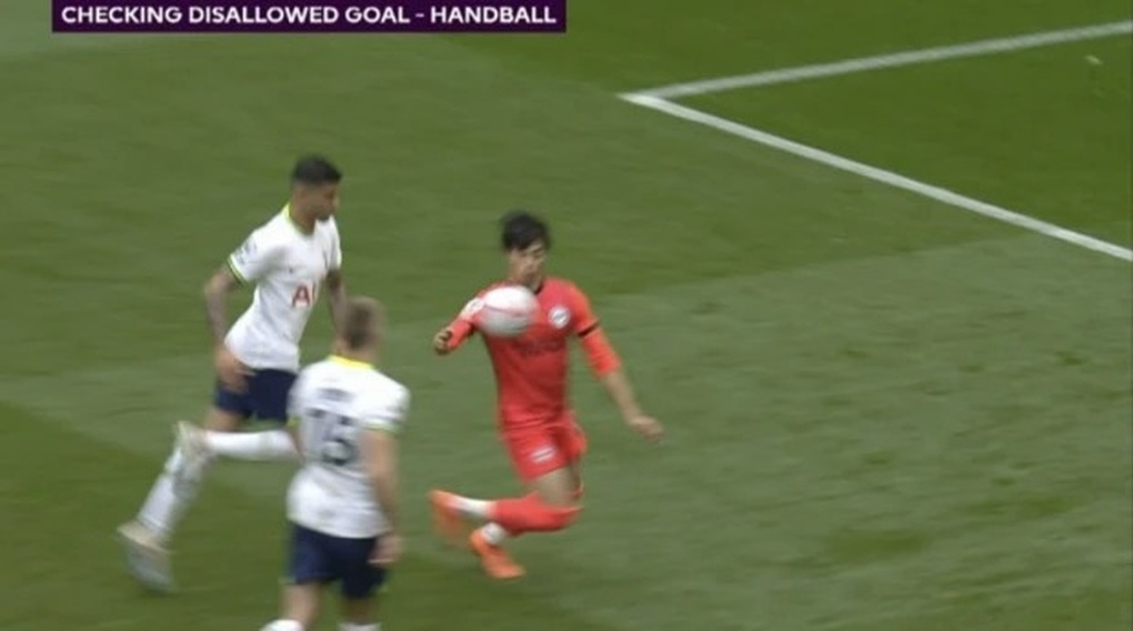 Tranh cãi bàn thắng bị từ chối của ngôi sao Nhật Bản vào lưới Tottenham - 2 Tranh cãi bàn thắng bị từ chối của ngôi sao Nhật Bản vào lưới Tottenham - 2