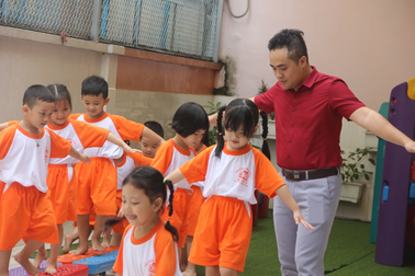 Thầy giáo 14 năm dạy trẻ mầm non giữa Sài Gòn