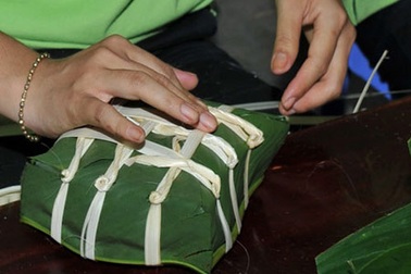 Chiếc bánh chưng méo