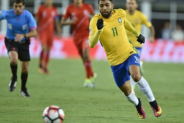 Brazil bị loại khỏi Copa America bởi bàn thắng… bằng tay