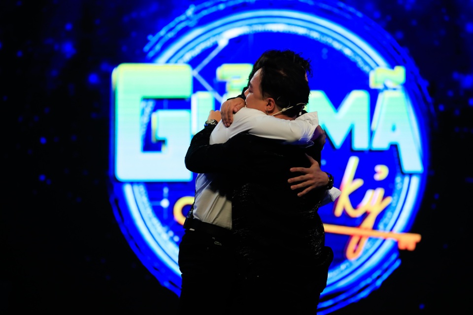 MC Tùng Leo: “Cứ yêu là lụy tình, sẵn sàng hủy hoại bản thân” - 5 MC Tùng Leo: “Cứ yêu là lụy tình, sẵn sàng hủy hoại bản thân” - 5