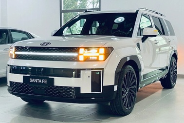 SUV Hàn Quốc cạnh tranh Ford Everest tiếp tục tăng ưu đãi tại đại lý