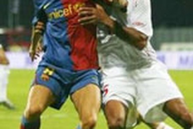 Không thắng “nhược tiểu”, Barca, Juve vẫn vào vòng bảng 