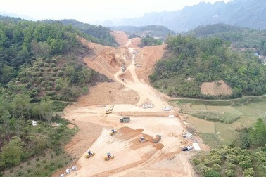 “Thúc” tiến độ cao tốc Hữu Nghị - Chi Lăng, sớm “khai thông” cửa ngõ Việt -Trung