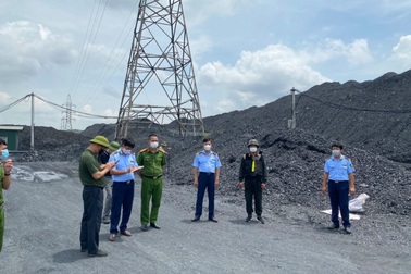 Đột kích hàng chục bãi than, phát hiện số lượng "khủng" bất minh về xuất xứ