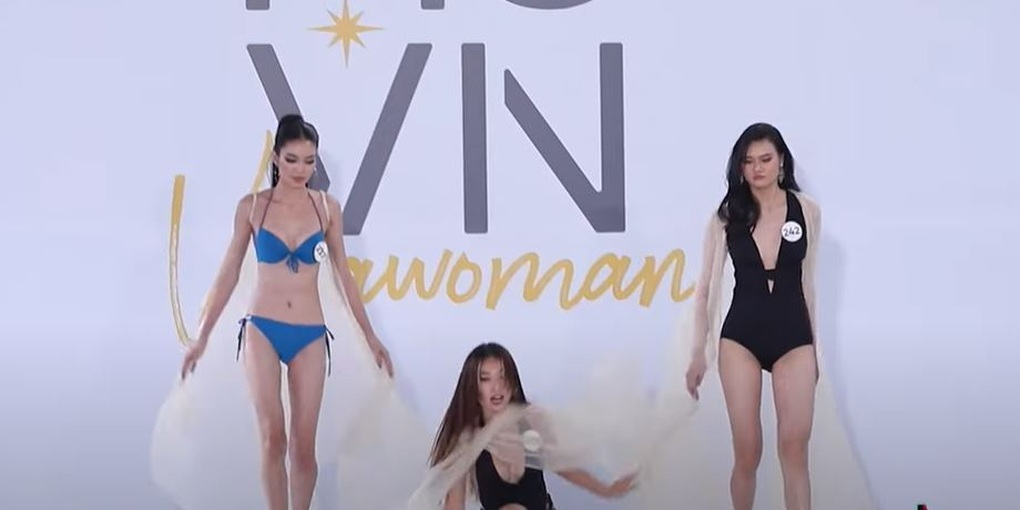 Những pha ngã sấp mặt, sự cố thảm họa tại các cuộc thi hoa hậu - 1 Những pha ngã sấp mặt, sự cố thảm họa tại các cuộc thi hoa hậu - 1
