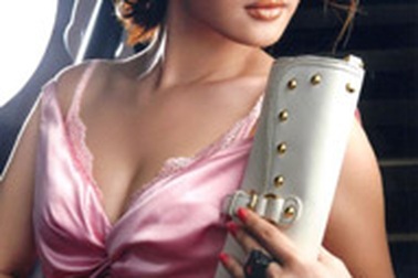 Thân Thuý Hà: “Năm mới, có nghĩ đến tình yêu chứ…!”